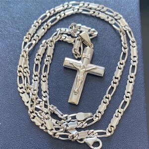 14 Karat White Gold Crucifix Necklace